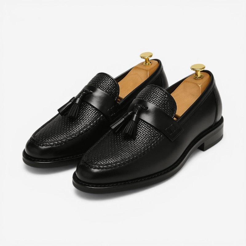 Klassische Slip-On Schuhe mit Quasten