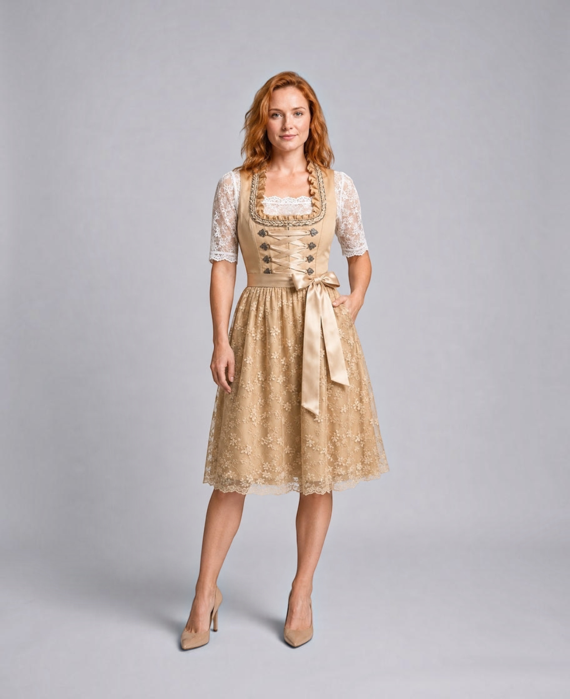 Dirndlkleid für Damen im traditionellen Stil mit Schnürmieder
